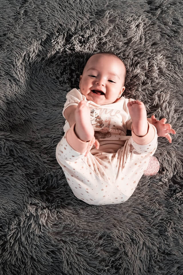 bébé souriant